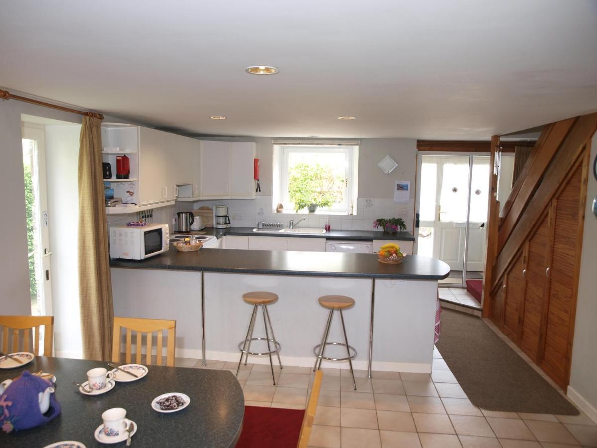 Ty R Pwmp Haverfordwest Exterior foto