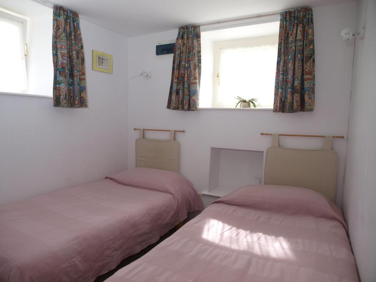 Ty R Pwmp Haverfordwest Exterior foto